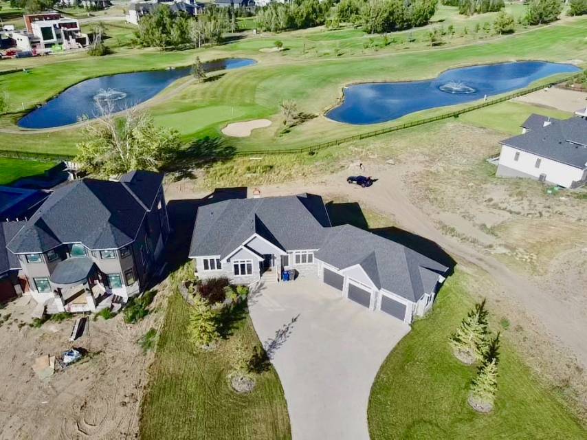 林与唐地产，总占地约2000平方米，居住面积近4000尺，4室4卫3车库，步出式地下室豪华独栋别墅 - 2