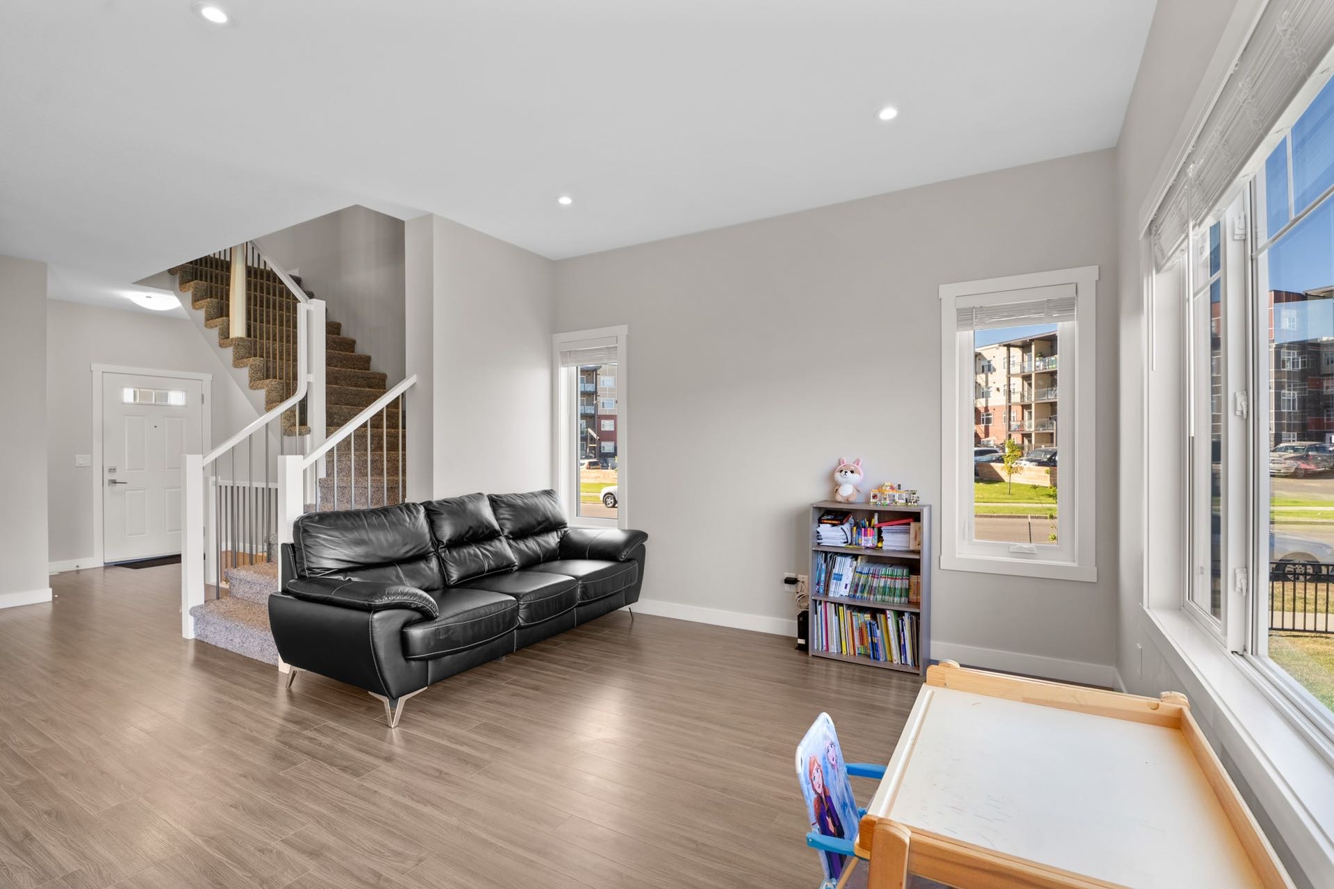 Stonebridge社区，1793尺3房3卫两年新双层独栋出售。步行至小学和商圈不用开车 - 7