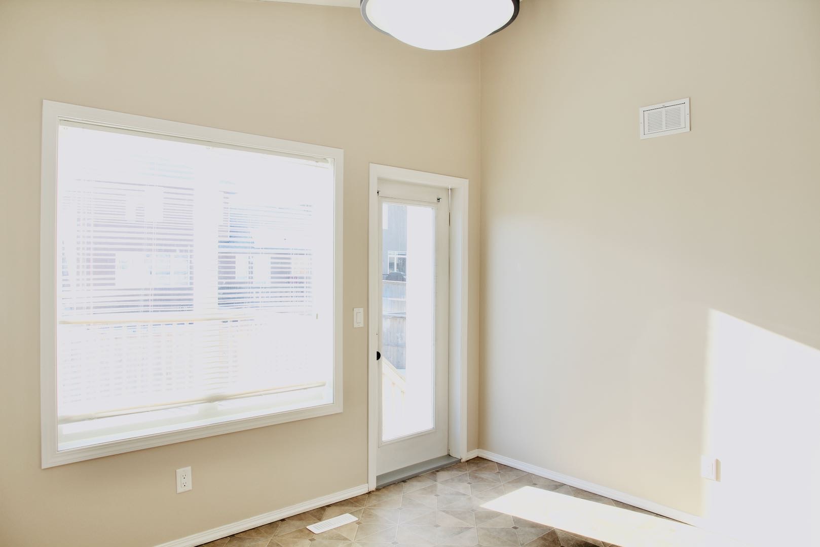 林与唐地产，Stonebridge，5房3卫双车库，高性价比独栋出售 - 4