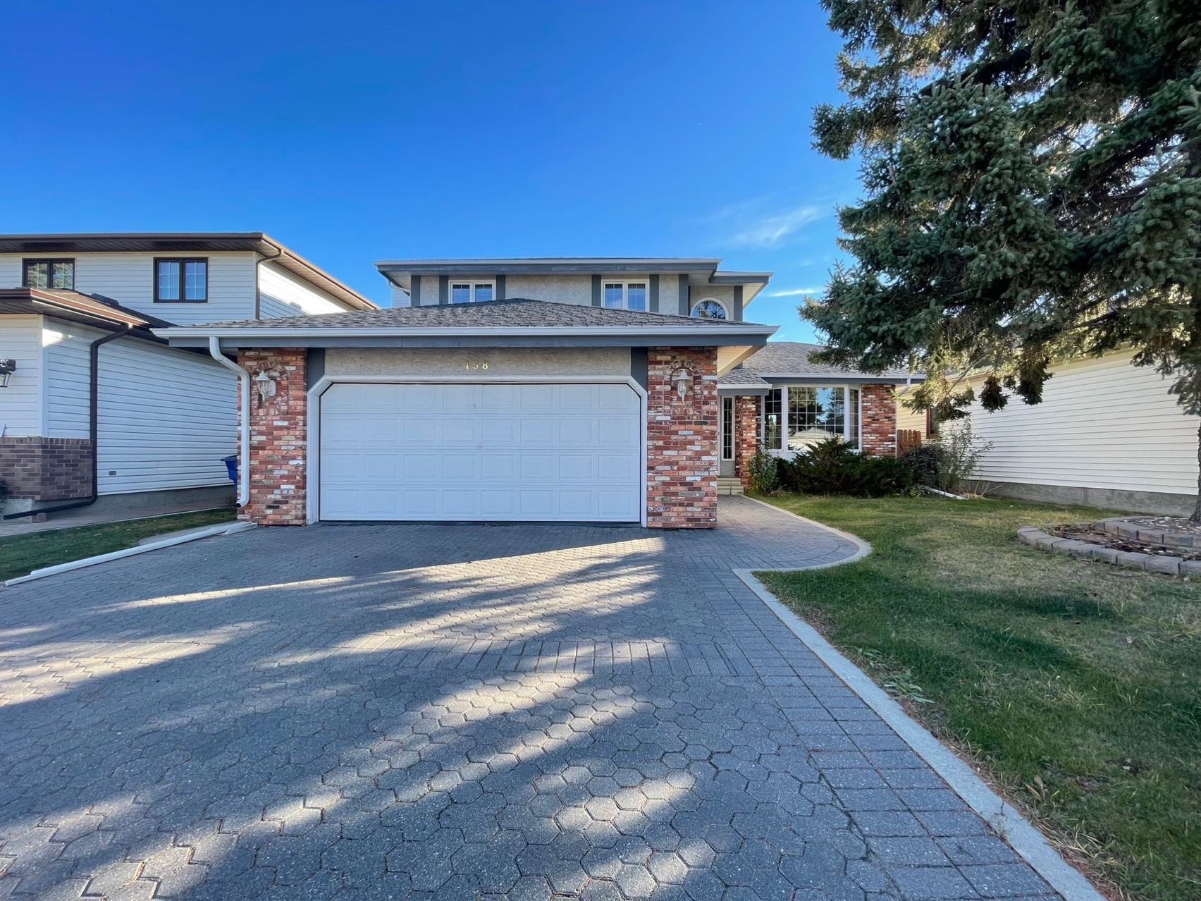 林与唐地产，Lakeridge高收入社区，钥匙扣位置，近2000尺双层独栋出售，5房4卫双车库，挂牌价：$549,900 - 9