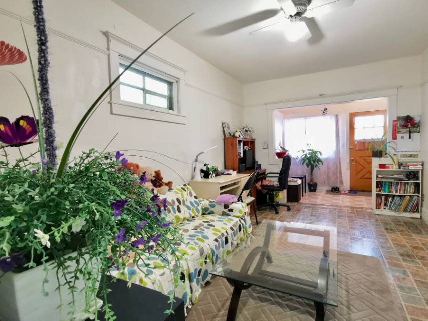 林与唐地产，Downtown独栋出售，1203尺，7室2卫，要价$169900 - 4