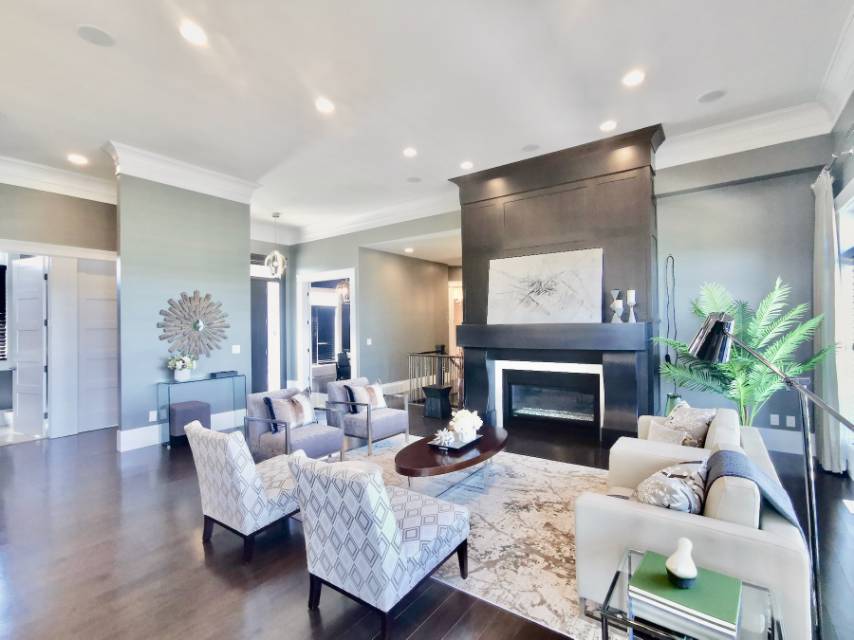 林与唐地产，总占地约2000平方米，居住面积近4000尺，4室4卫3车库，步出式地下室豪华独栋别墅 - 4