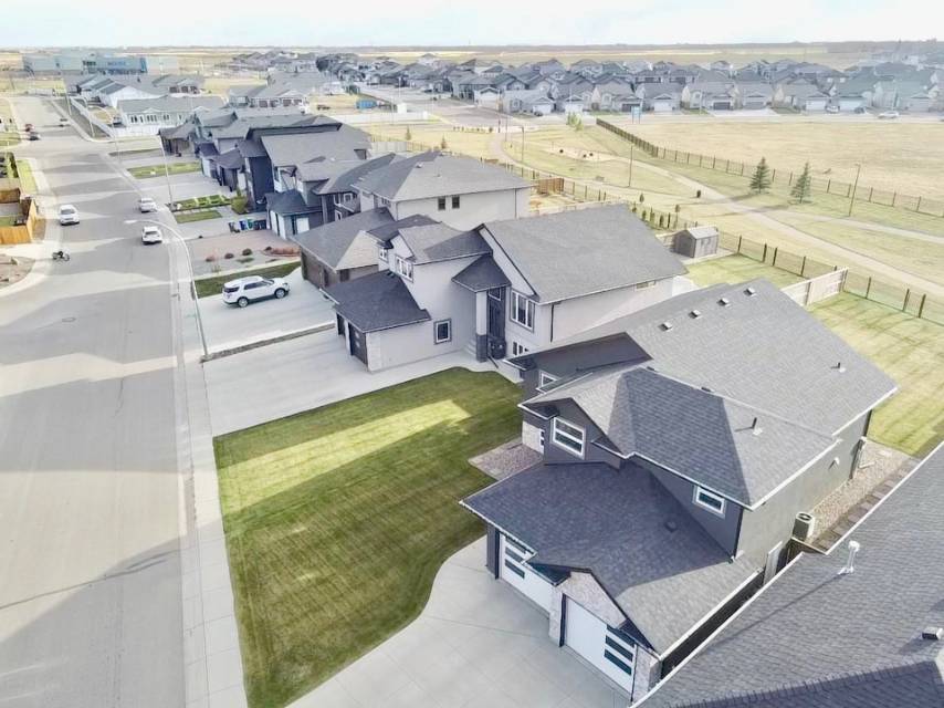 林与唐地产，Rosewood社区|1527尺5室3卫双车库|近小学背靠绿地的大户型独栋出售|挂牌价$559,900 - 2