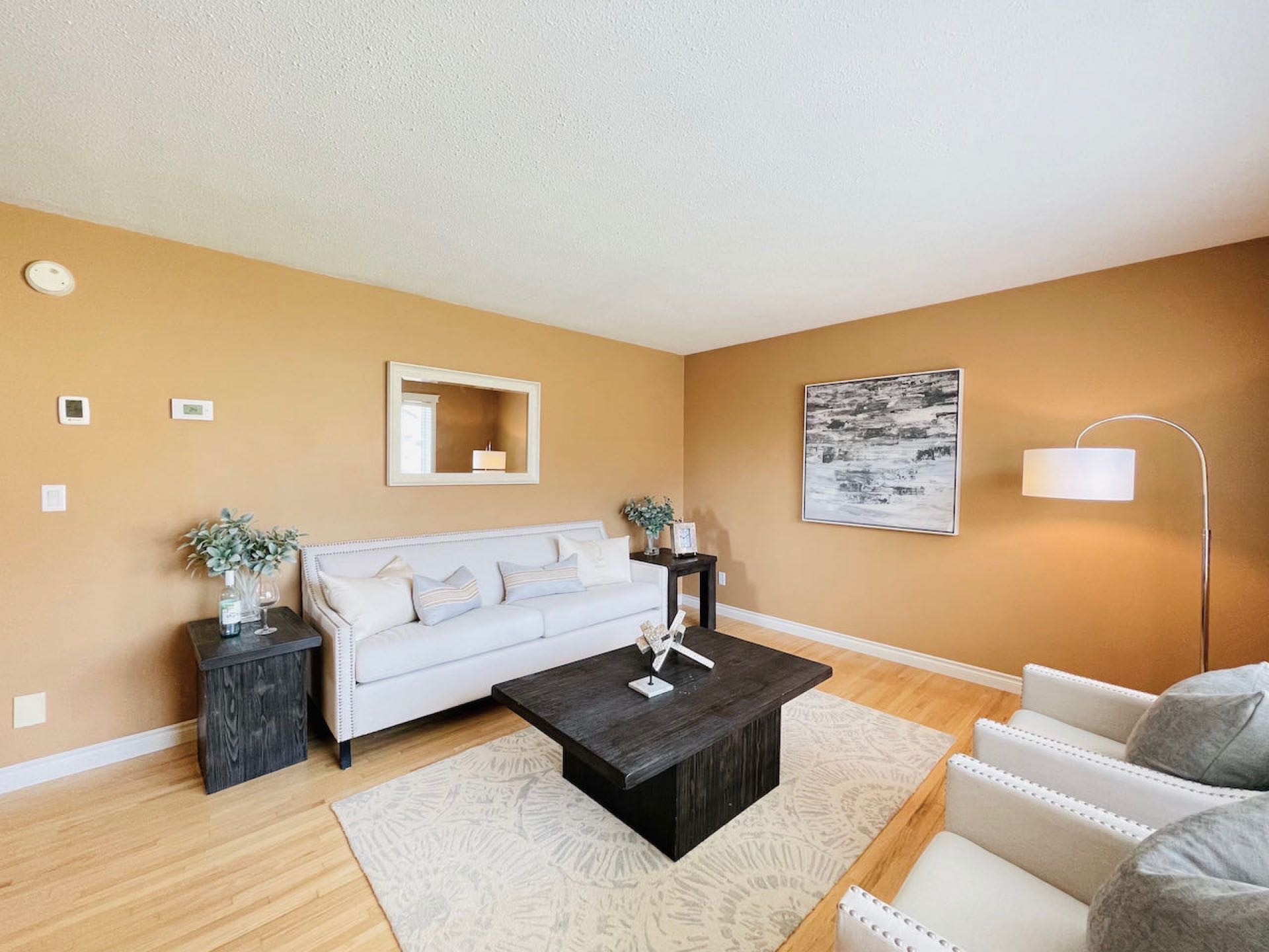 林与唐地产，Lakeview社区，维护超级良好的1600尺精致双层错层独栋出售！3房2卫，加热双车库外加分体单车库！挂牌价仅$449,900 - 5