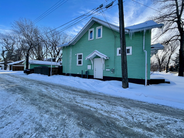 【林与唐地产】近大学投资房，4房3卫单车库，上下可分租，全面翻新升级！