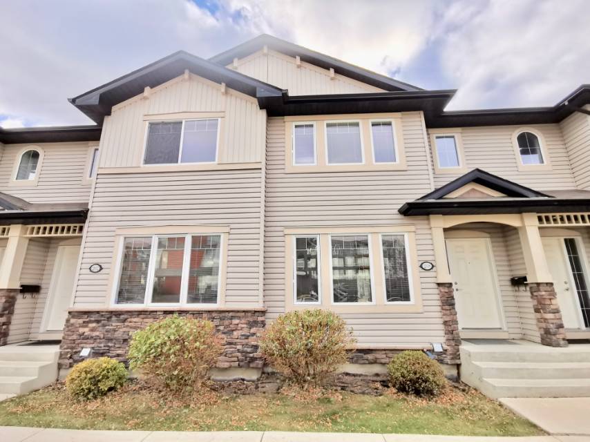 Lakewood社区|2007年的3室2卫1123尺双层联排出售|挂牌价$214,900