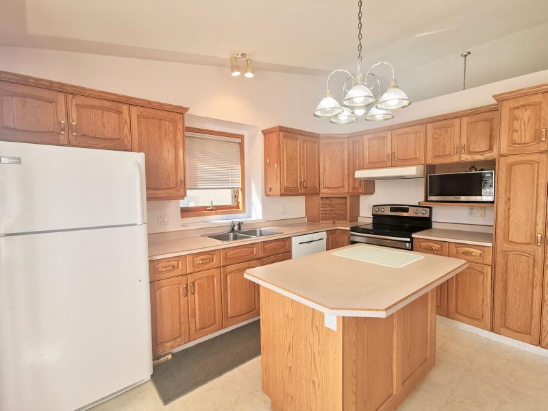 林与唐地产，Briarwood社区 4室3卫 独栋出售 要价$45.49万 - 6