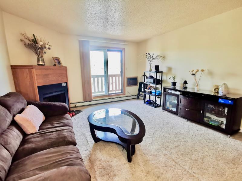 林与唐地产：8街2房1卫公寓出售，靠高尔夫球场和Centre Mall，挂牌价$12.99万 - 3