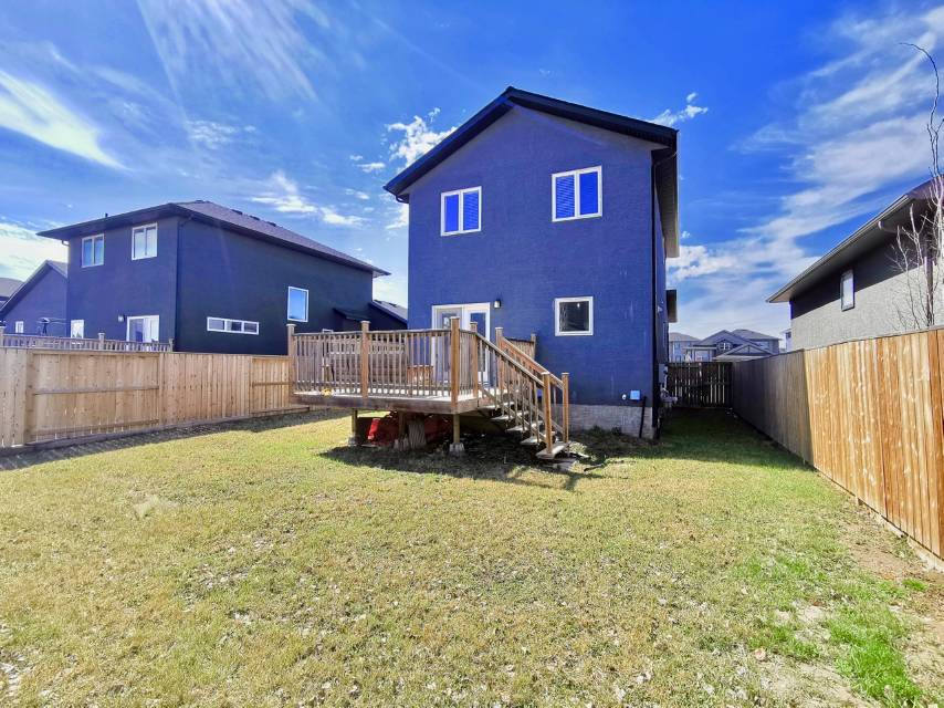 Stonebridge独栋挂牌出售-近小学-地下室已装修-性价比高 - 2