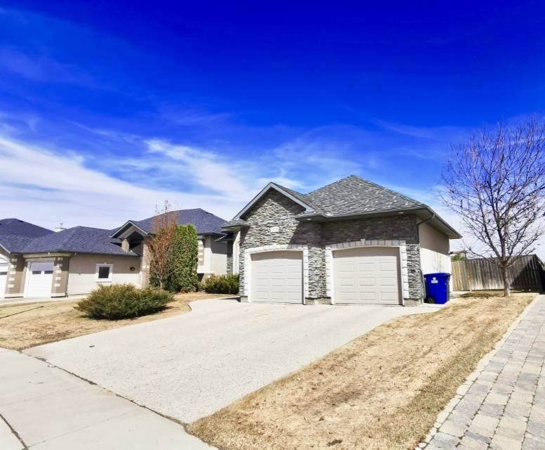 高档独立屋挂牌出售--Briarwood社区