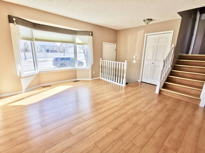 Erindale社区新上市房源——林与唐地产团队 - 3