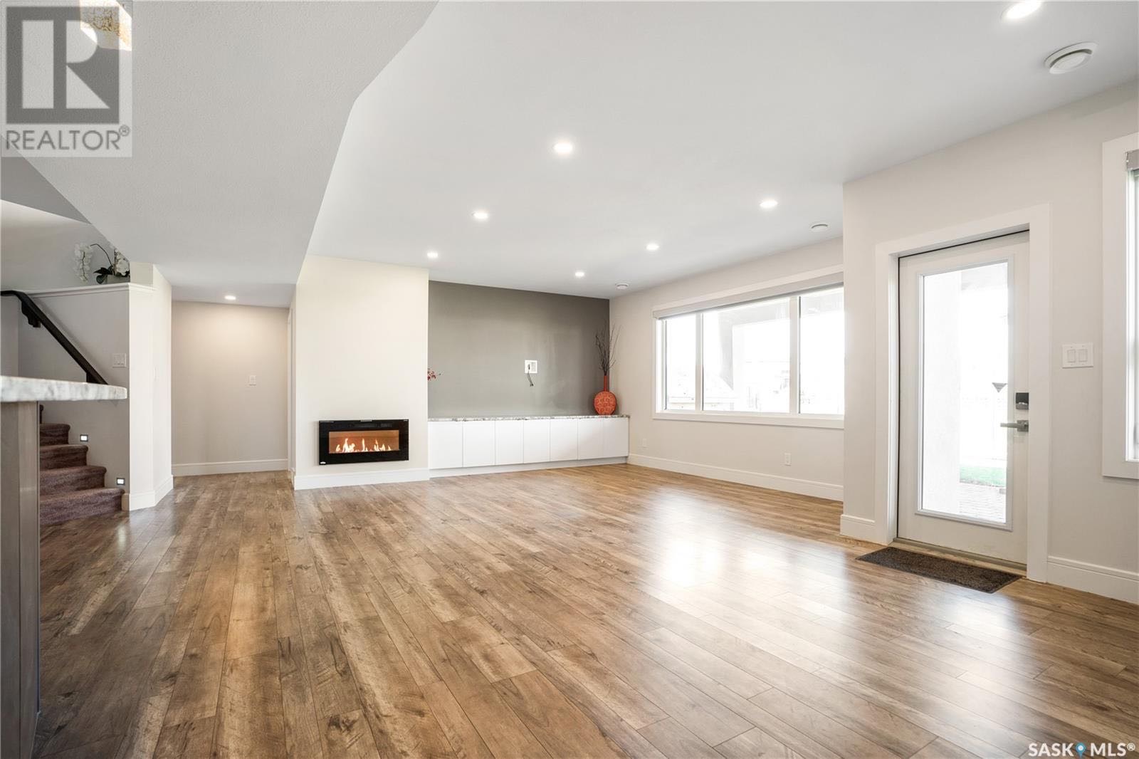 Evergreen社区，近1900尺大平层出售，Walkout地下室，4房3卫三车库 - 6