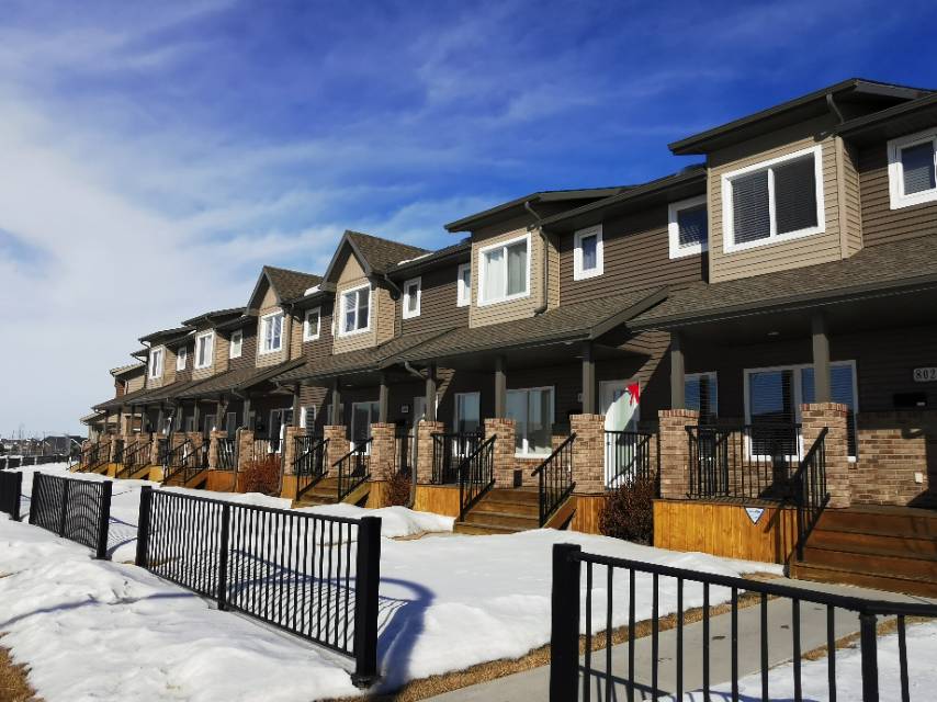 Willowgrove小学正对面联排别墅出售