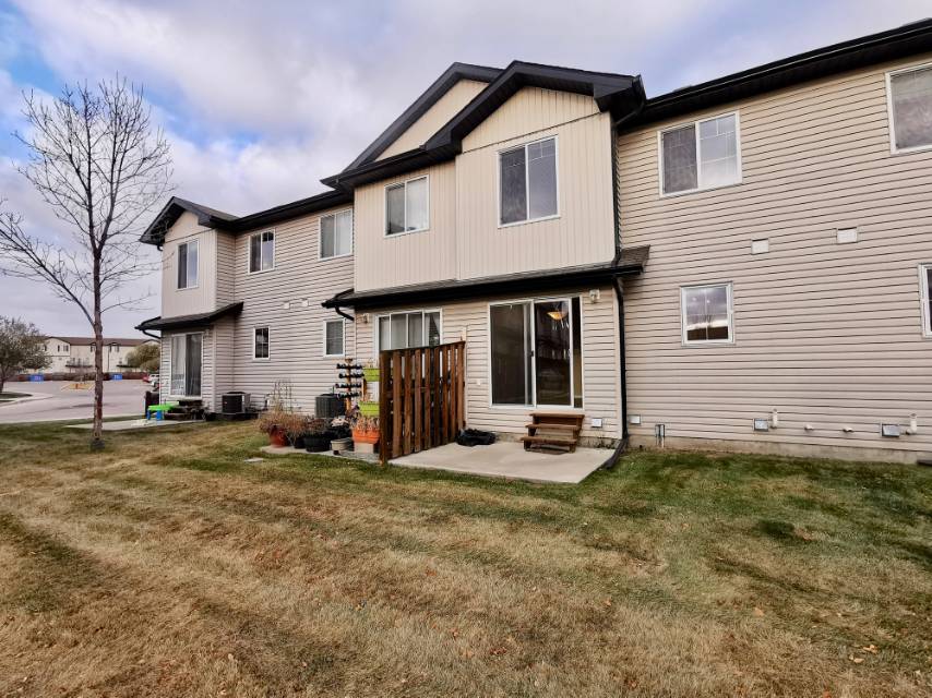 Lakewood社区|2007年的3室2卫1123尺双层联排出售|挂牌价$214,900 - 3