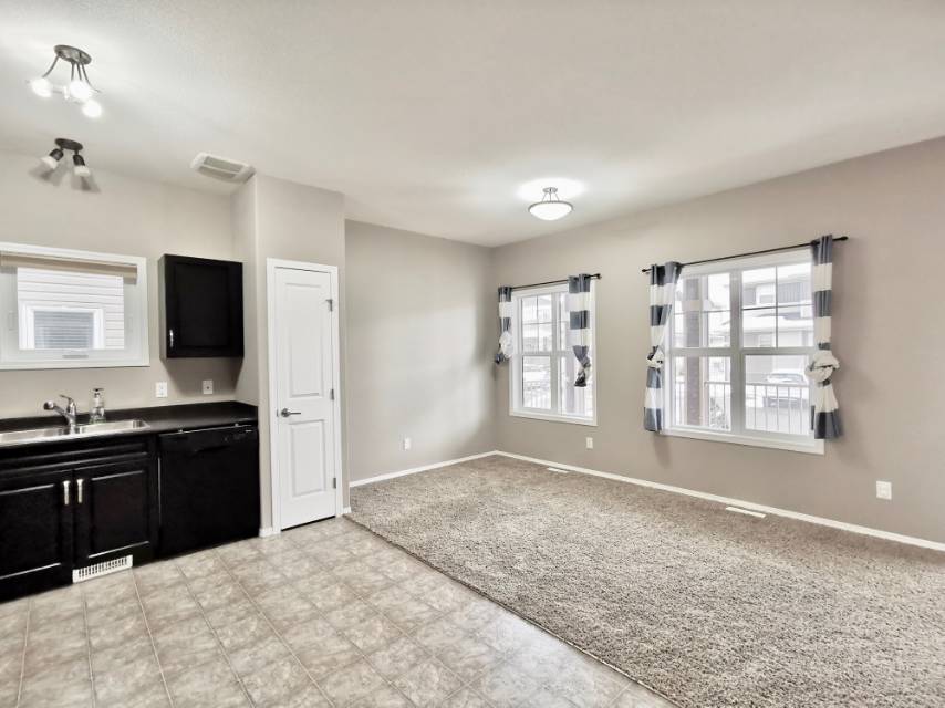 林与唐地产，Martensville小镇|3室1卫双车位|高性价比联排出售|挂牌价$179,900 - 5