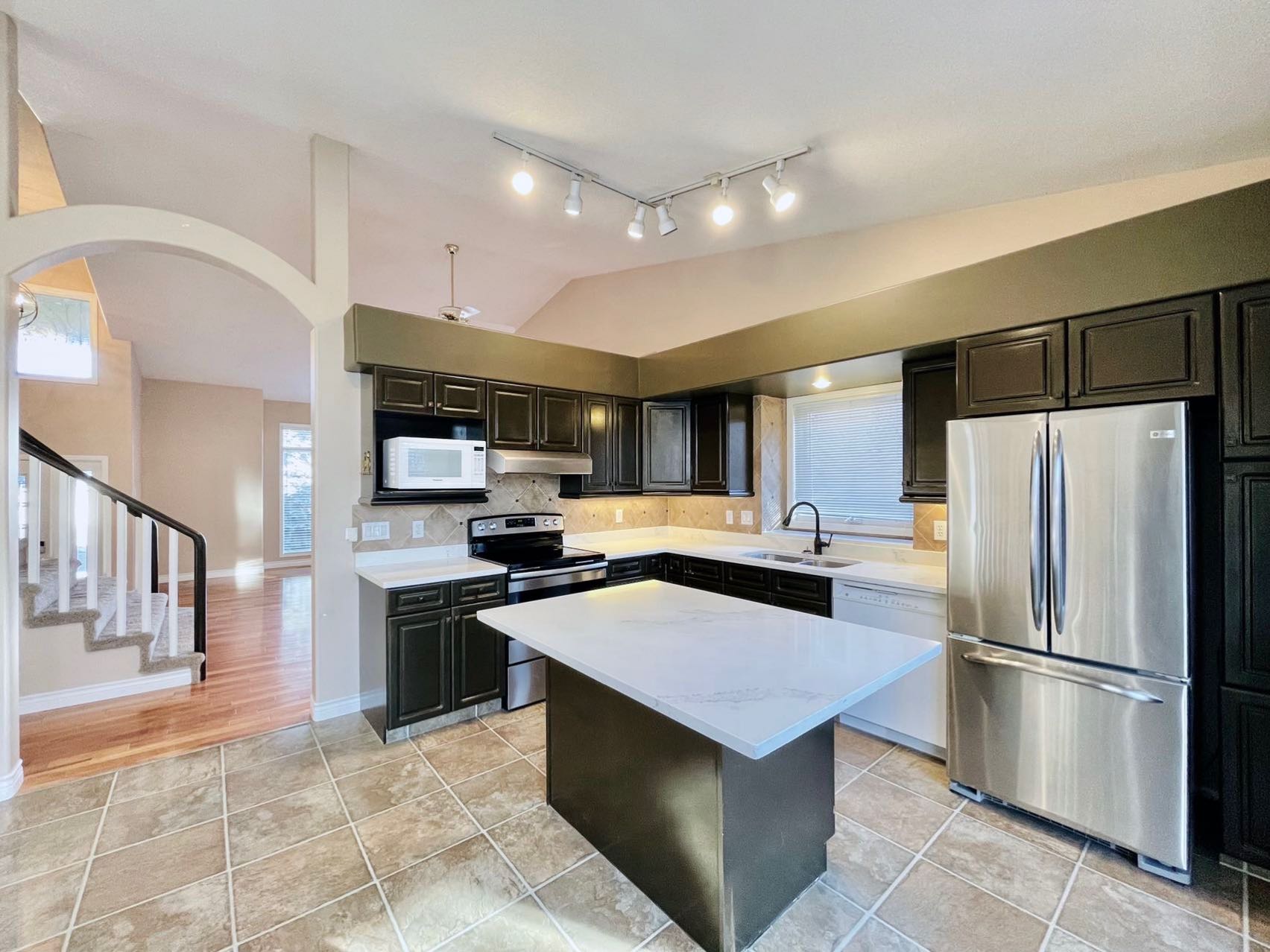 视频看房｜萨屯Erindale社区独栋出售｜近湖、近热门小学 - 4