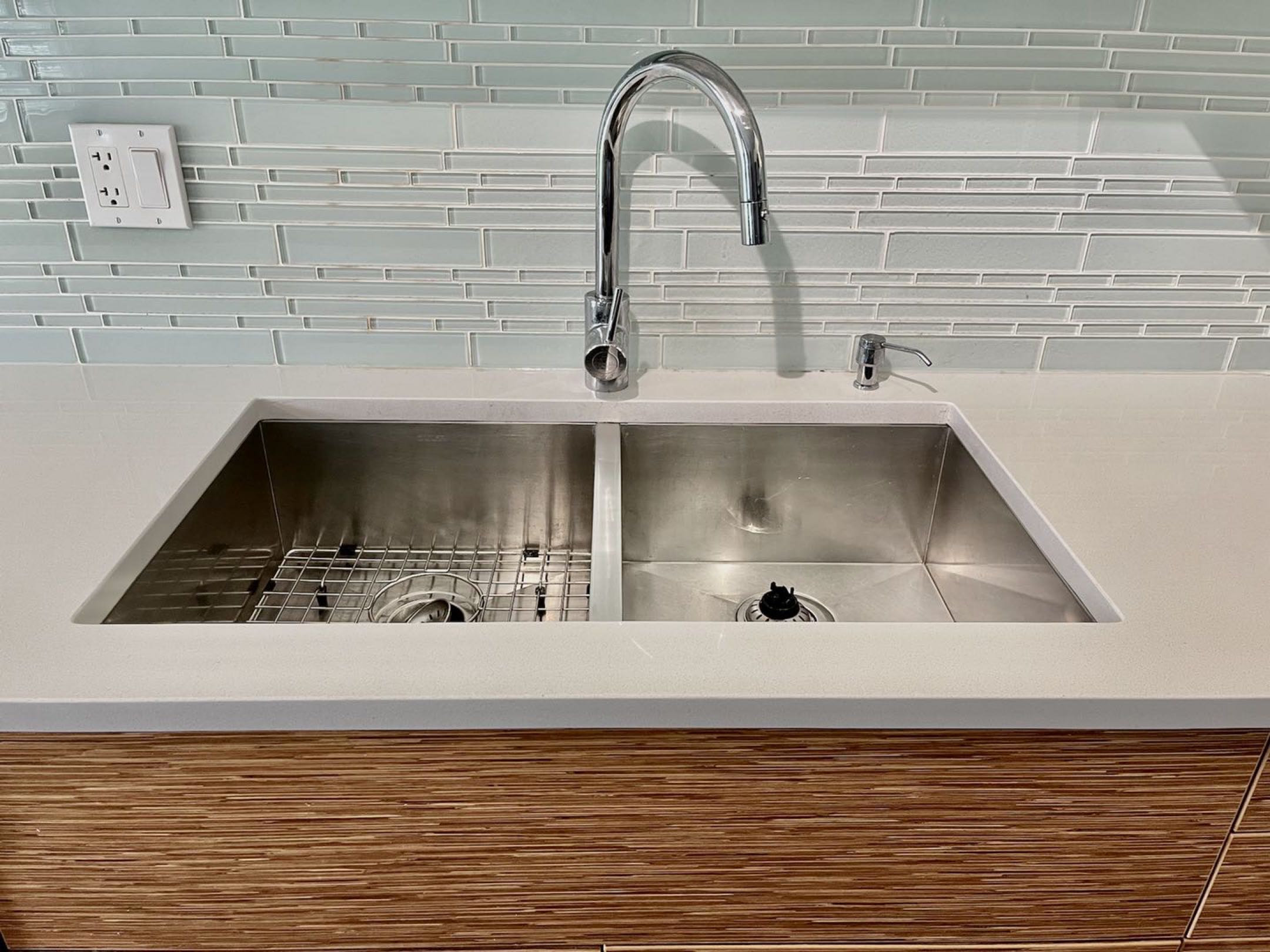 林与唐地产，Stonebridge小学旁、边套联排出售！ - 6