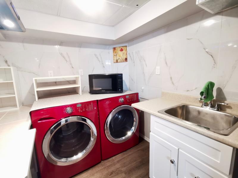 林与唐地产：Arbor Creek社区，3房4卫，连接式双车库，地下室装修了的1365尺联排出售，挂牌价$ - 7