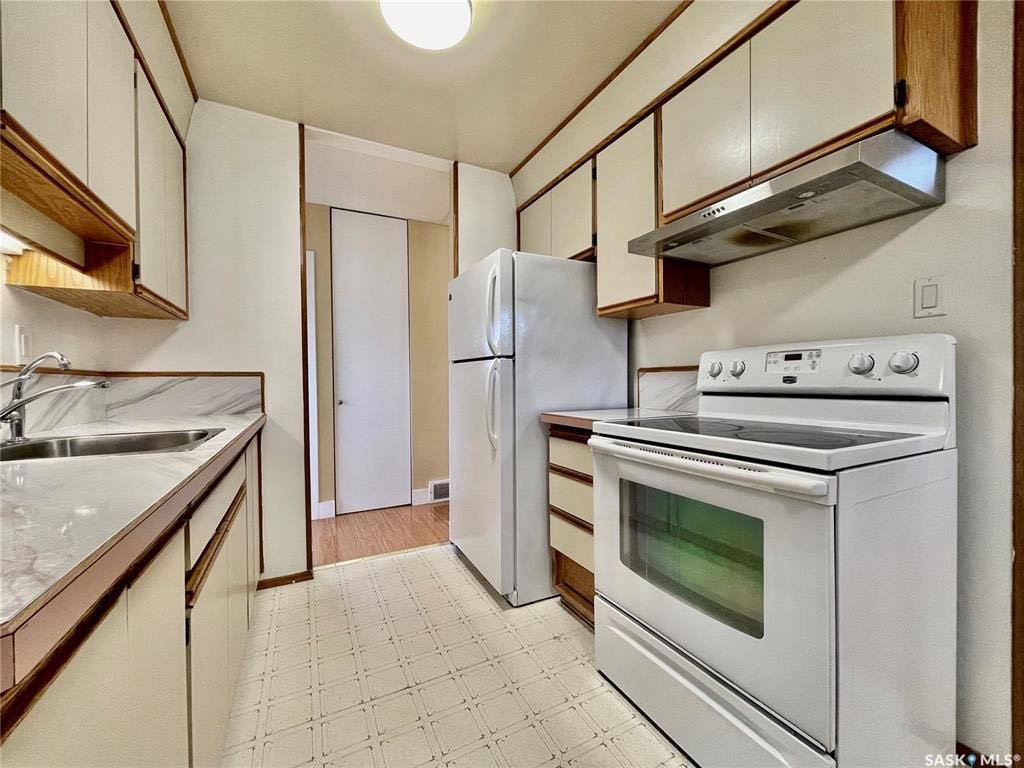 【萨屯房源】Brevoort Park社区独栋出售，1041尺平层，6房2卫，超大单车库，地下室有独立侧门；总占地5176尺；挂牌价仅：$349,900  - 5