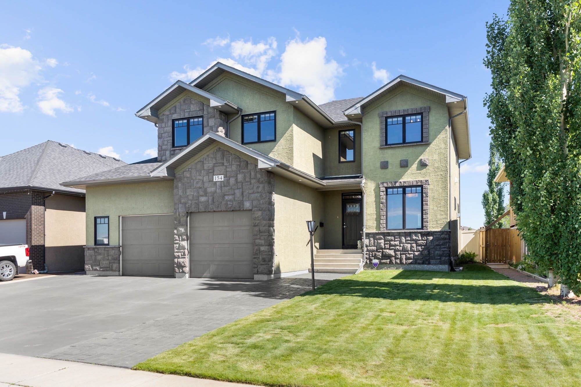 【萨屯房源】 $999,900 业主萨大退休教授，Briarwood社区，2007年，2718尺独栋，带家具出售！