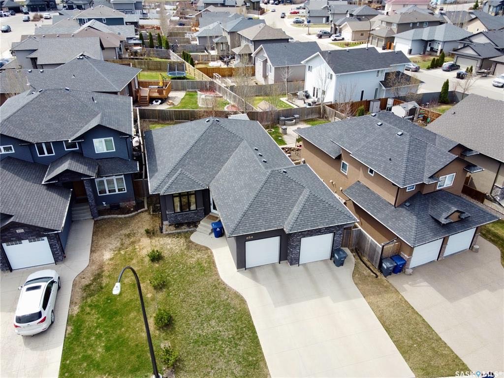 【萨屯房源】Willowgrove社区独栋出售，2010年建，1386尺的平层，5房3卫，地下室已装修，连体双车库，挂牌价$549,900. - 2