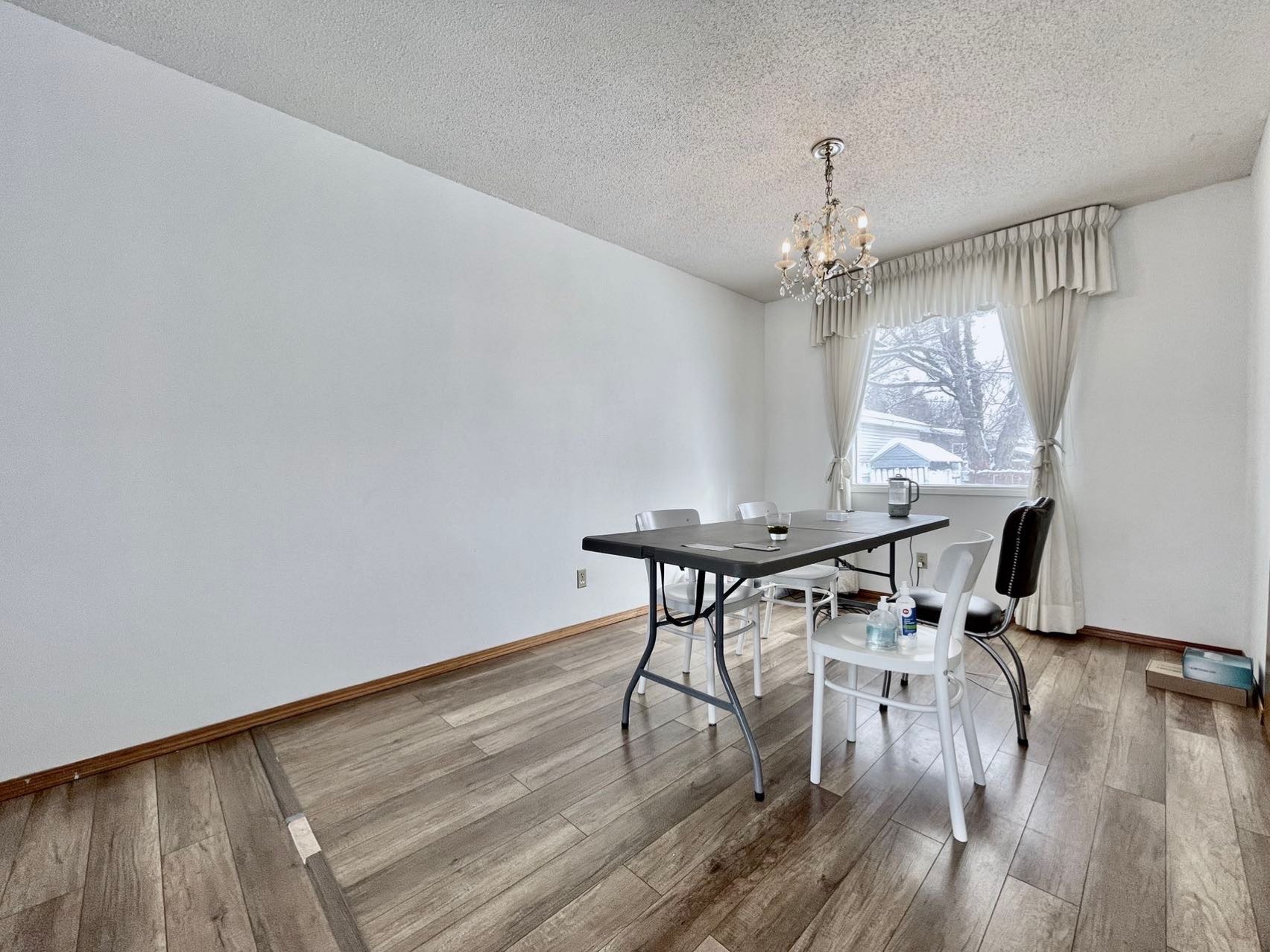 【林与唐地产】Nutana Park社区，开车三分钟到Stonebridge小学和商圈；1132尺，5房3卫，四层错层结构，大窗半地下室，有独立出口，实用性强，挂牌价$388,888 - 6