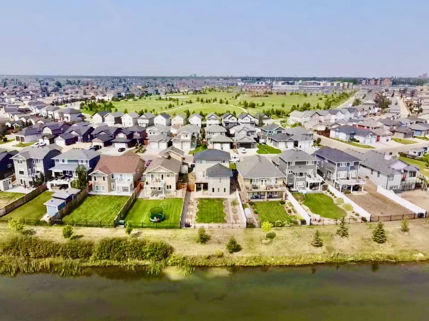 林与唐地产，Stonebridge成熟社区，无敌湖景双层独栋，Walkout步出式地下室，800米步行至Stonebridge小学, 2035尺，6室4卫双厨房！挂牌价$829,900. - 9