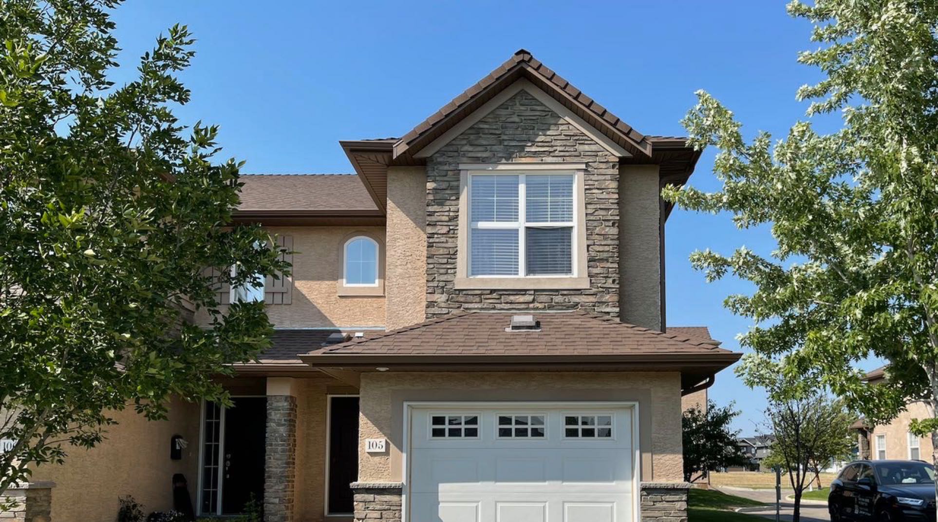 林与唐地产，Stonebridge小学旁、边套联排出售！ - 2