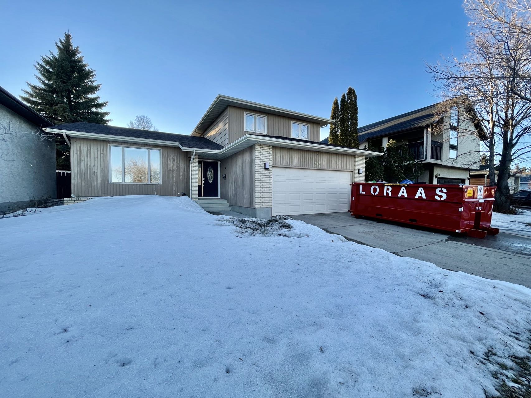 【萨屯房源出售】Lakeview小学对面1735尺5房独栋出售！