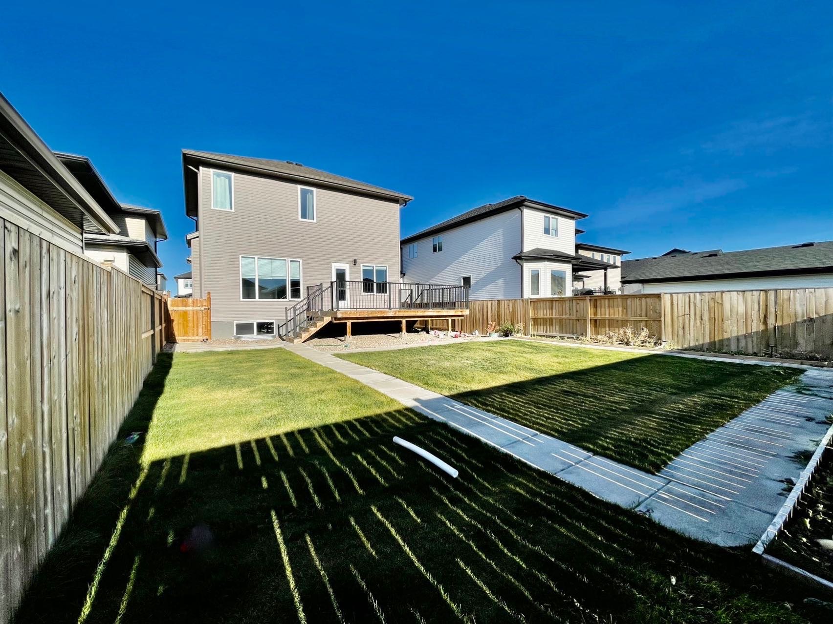 【林与唐地产】Aspen Ridge社区新上市房源2016年，1930尺，双层独栋，3室3卫三车库，二楼有Bonus Room，挂牌价$58.5万。 - 9