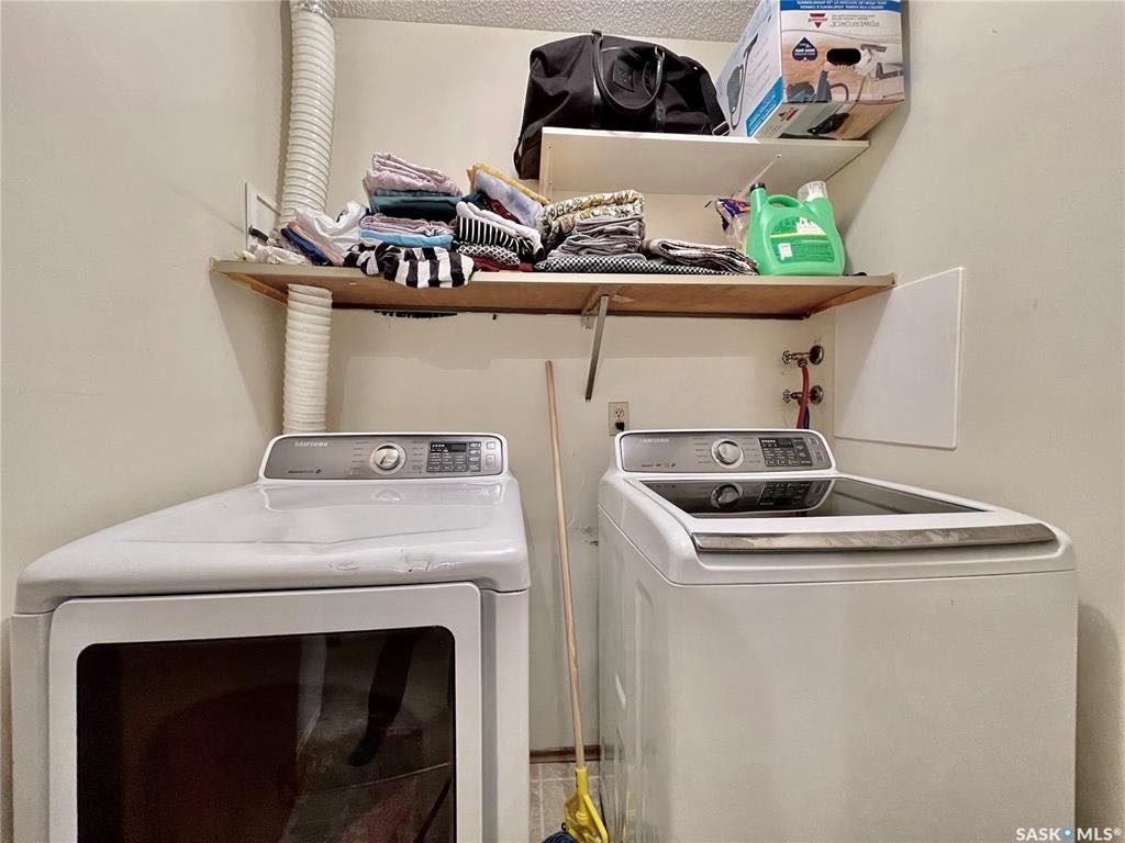 【萨屯房源】Wildwood社区公寓出售，831尺平层，2房1卫，套内洗衣房，阳台带储藏室，公寓楼背靠绿地，挂牌价仅：$128,800  - 9