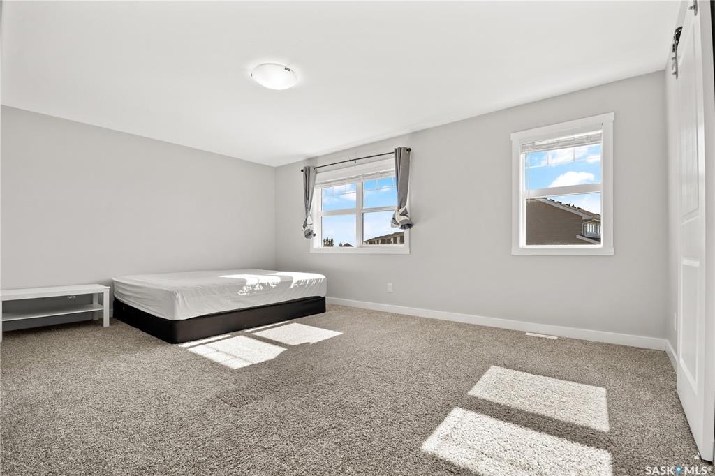 Stonebridge社区位置最方便的两年新、带物业管理的独栋出售，不到$50w!  - 8