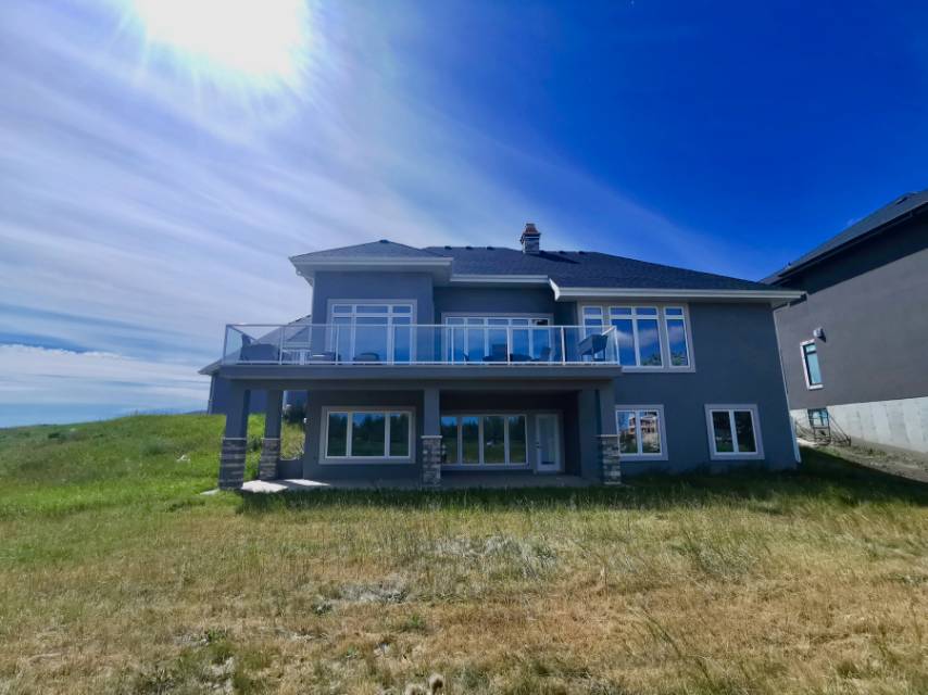 林与唐地产，总占地约2000平方米，居住面积近4000尺，4室4卫3车库，步出式地下室豪华独栋别墅 - 8