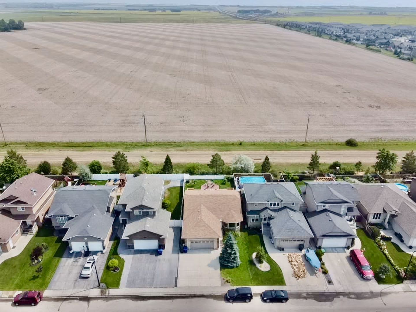 林与唐地产，Willowgrove社区精致平层独栋出售，1200尺，5室3卫双车库，背靠农田，没有邻居，隐私极佳，700米步行至Willowgrove小学！ - 9