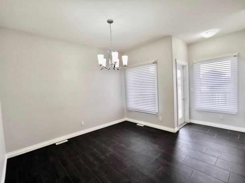 林与唐地产，Evergreen社区|3室3卫双车库|1440尺双层独栋出售|挂牌价$369,900 - 3