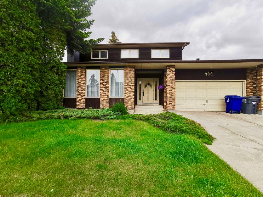 林与唐地产：Lakeview社区近2000尺两层独立屋出售，5房4卫，挂牌价$429900