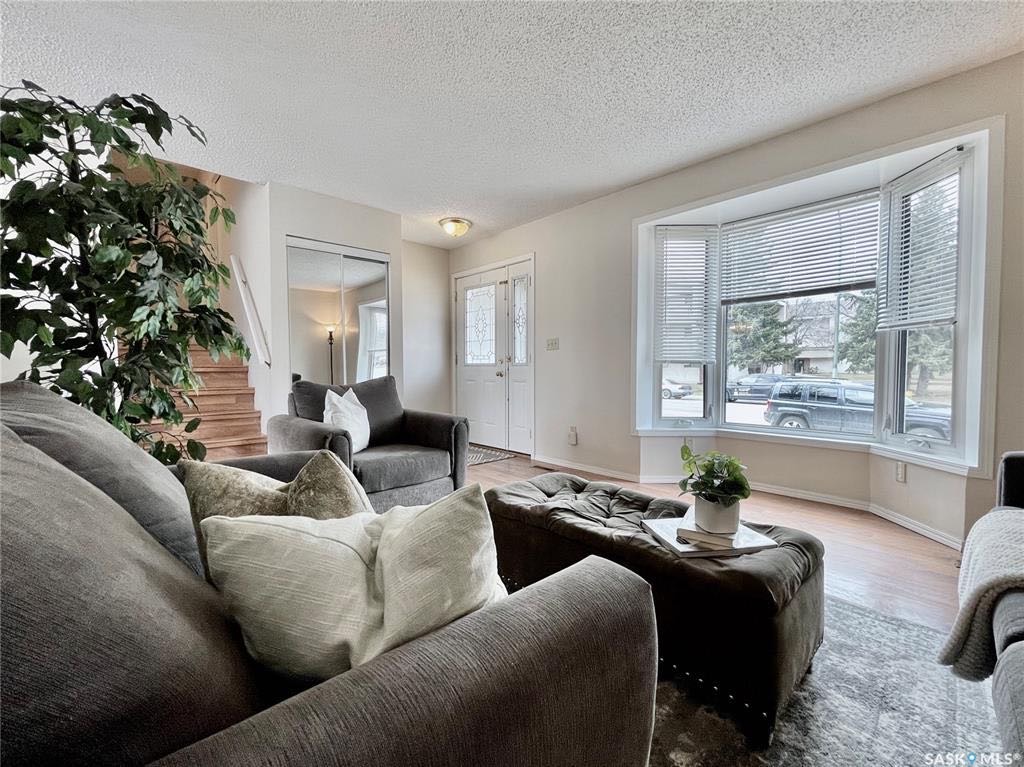 【萨屯房源】$389,900| Lakeridge社区, 1985年，1070尺，四层错层独栋出售。4房3卫超大双车库！ - 3