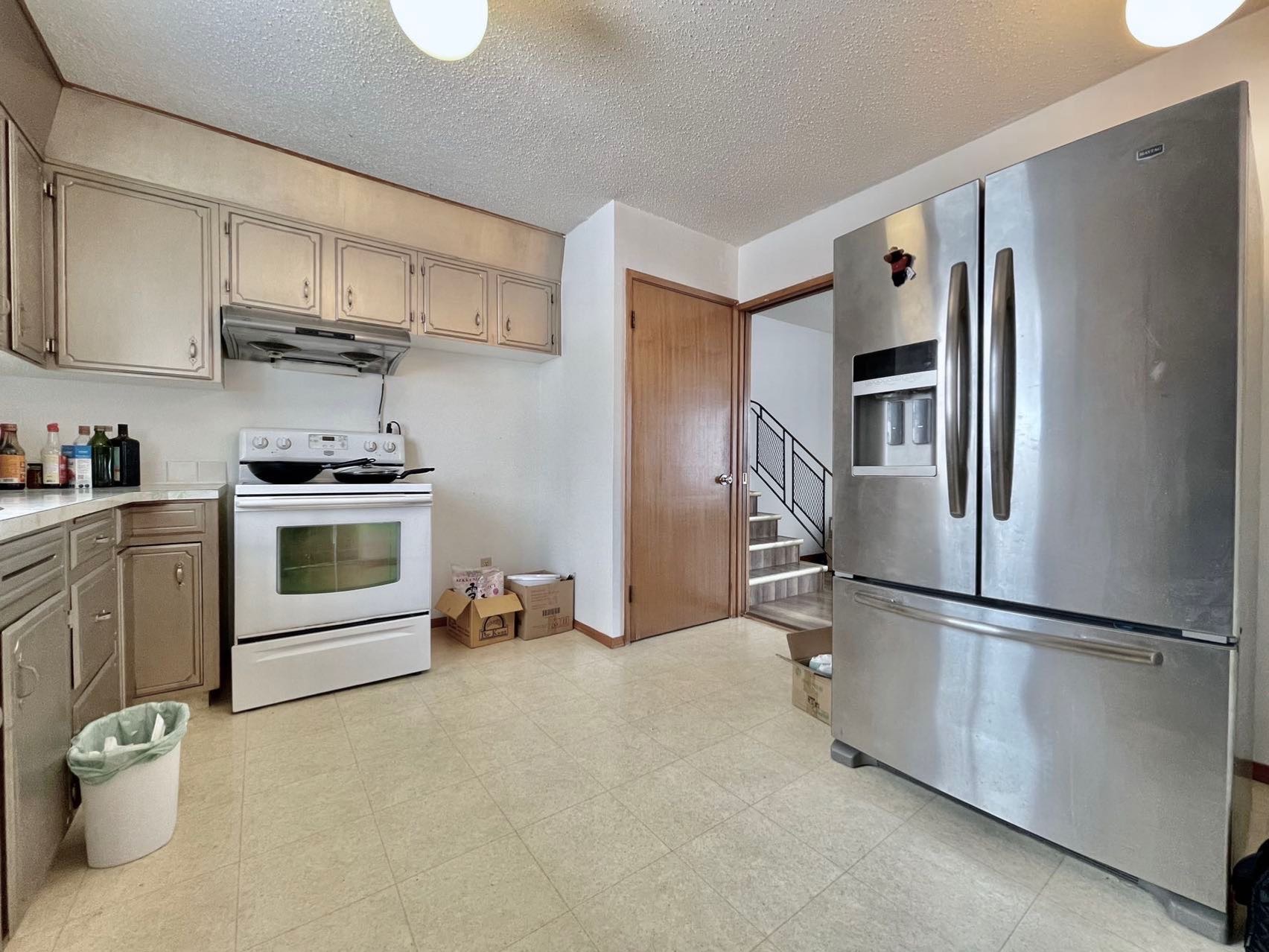 【林与唐地产】Nutana Park社区，开车三分钟到Stonebridge小学和商圈；1132尺，5房3卫，四层错层结构，大窗半地下室，有独立出口，实用性强，挂牌价$388,888 - 5