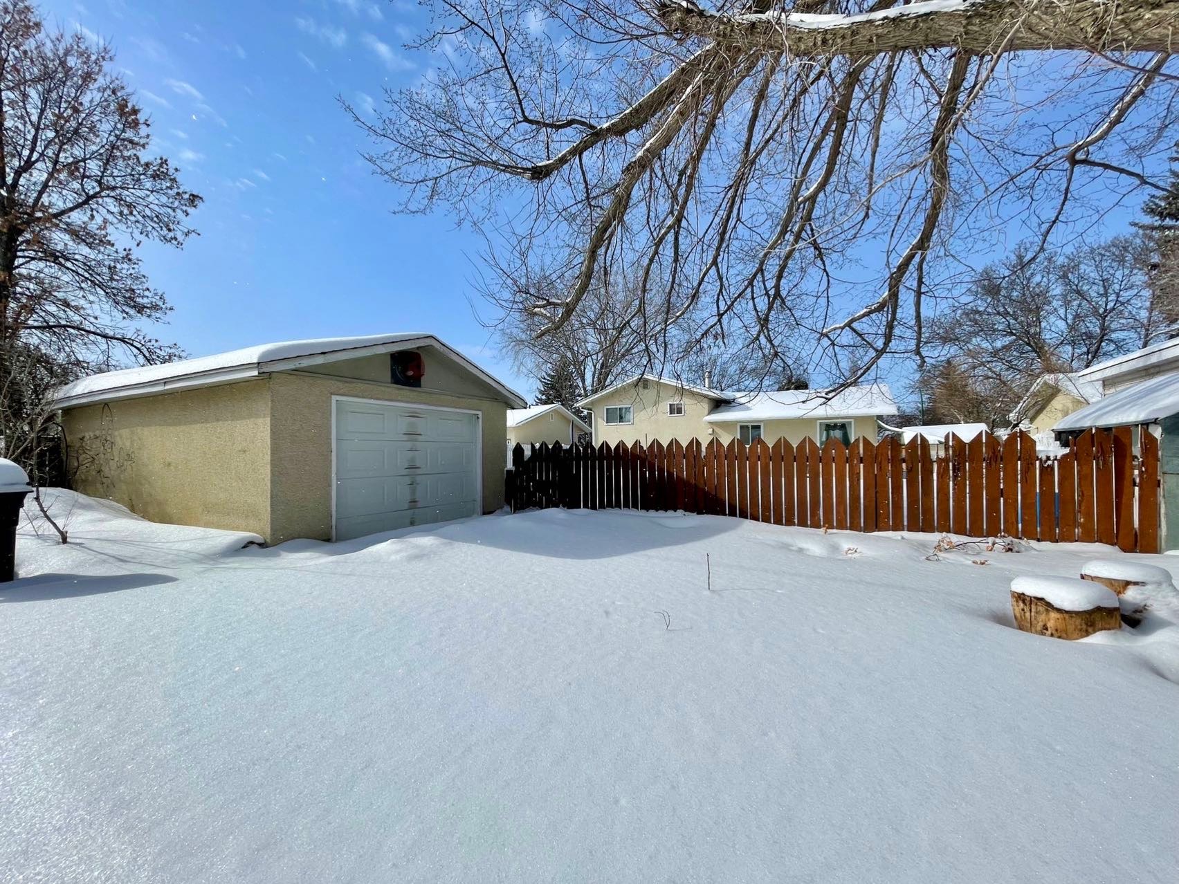 【林与唐地产】Nutana Park社区，开车三分钟到Stonebridge小学和商圈；1132尺，5房3卫，四层错层结构，大窗半地下室，有独立出口，实用性强，挂牌价$388,888 - 9