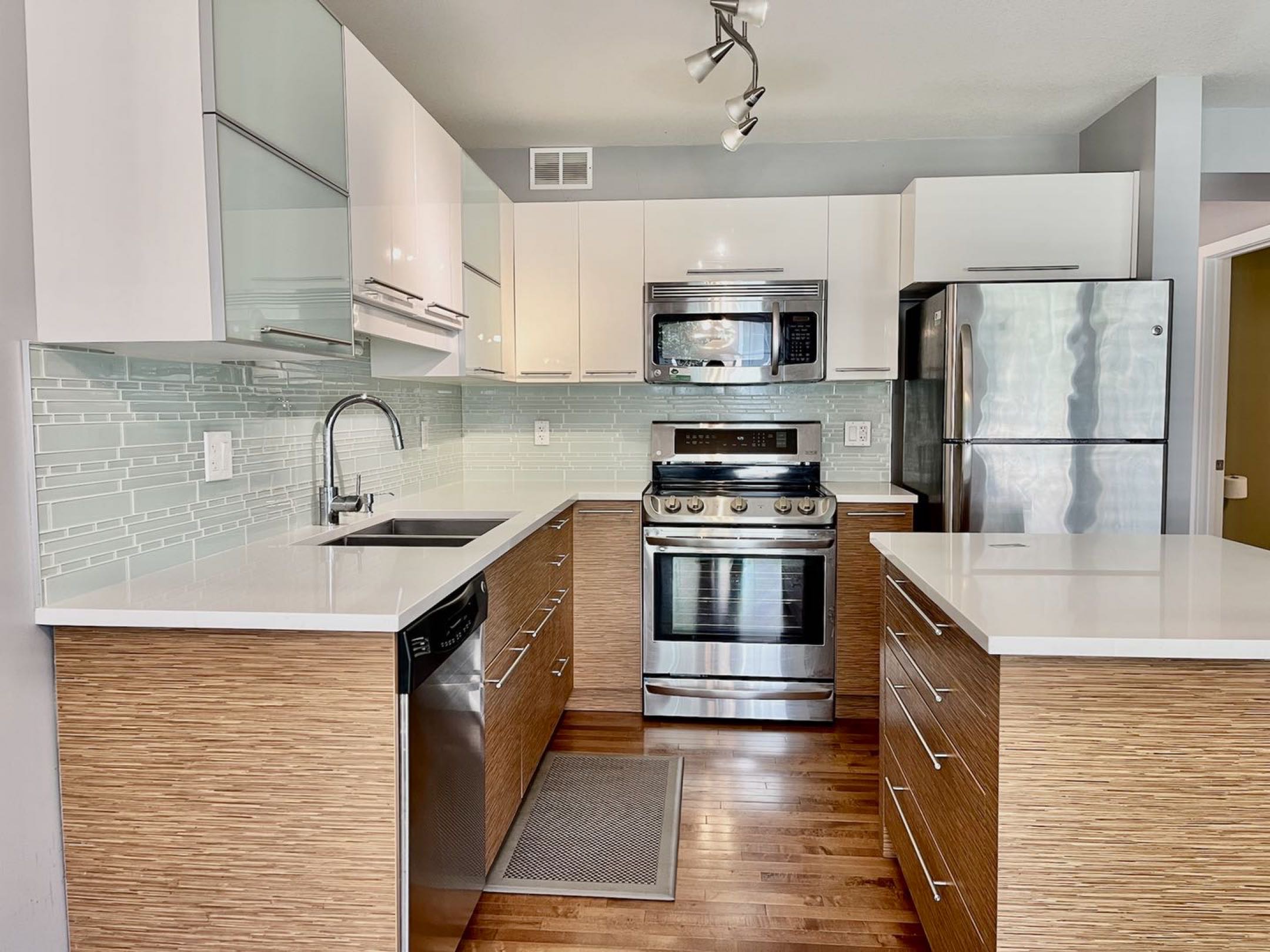 林与唐地产，Stonebridge小学旁、边套联排出售！ - 5