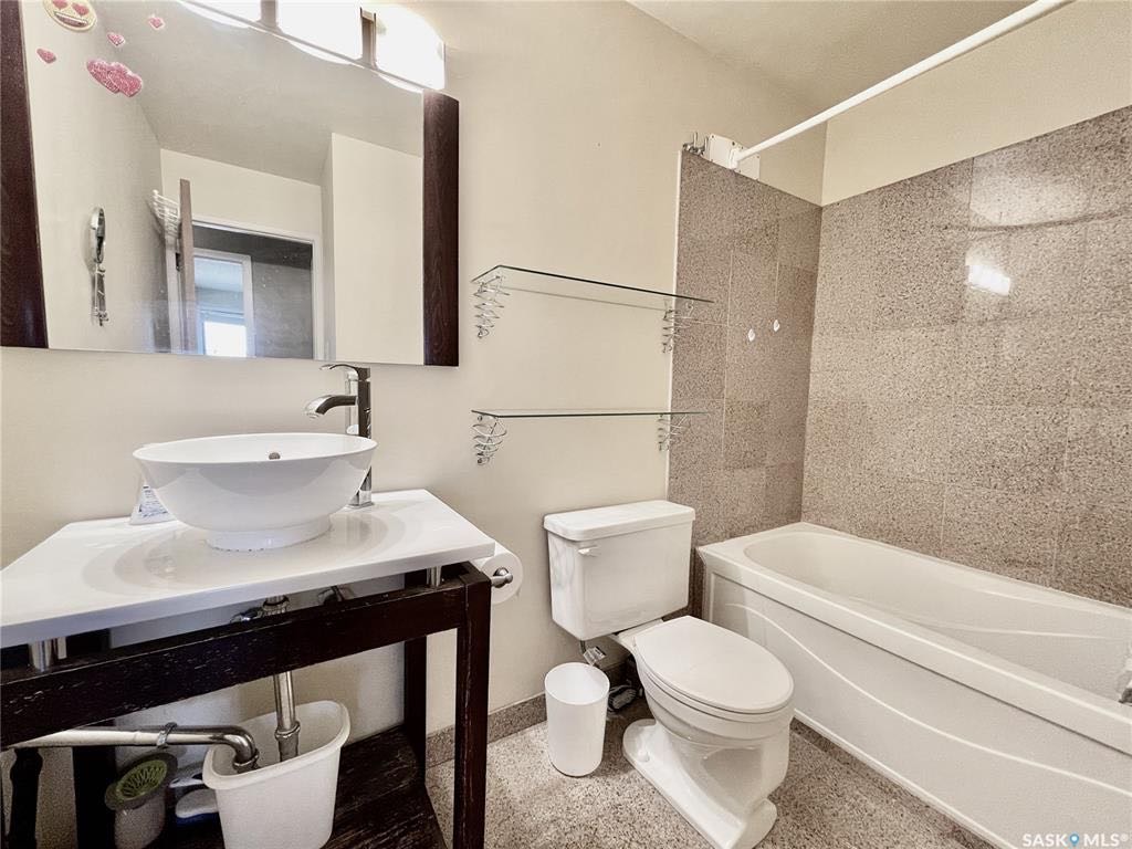 林与唐地产，Wildwood近8街三楼831尺2房1卫装潢升级公寓出售 - 6