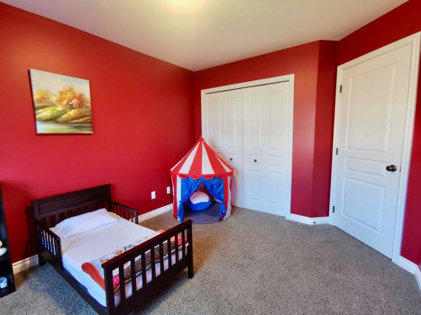 林与唐地产，Stonebridge 4室3卫双车库 1315尺Bilevel Modified 2010年建的维护良好的独栋出售，近小学和绿地，采光好、位置佳 - 7