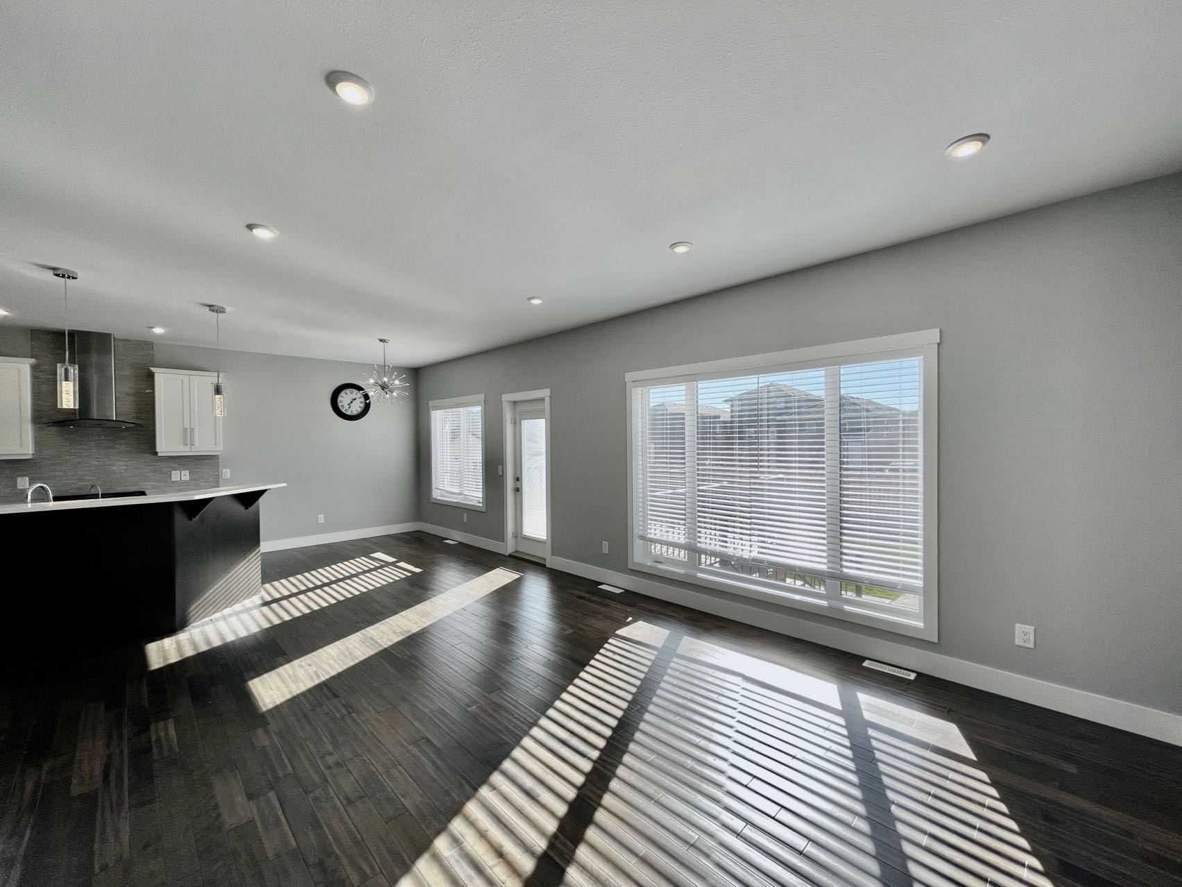 【林与唐地产】Aspen Ridge社区新上市房源2016年，1930尺，双层独栋，3室3卫三车库，二楼有Bonus Room，挂牌价$58.5万。 - 4