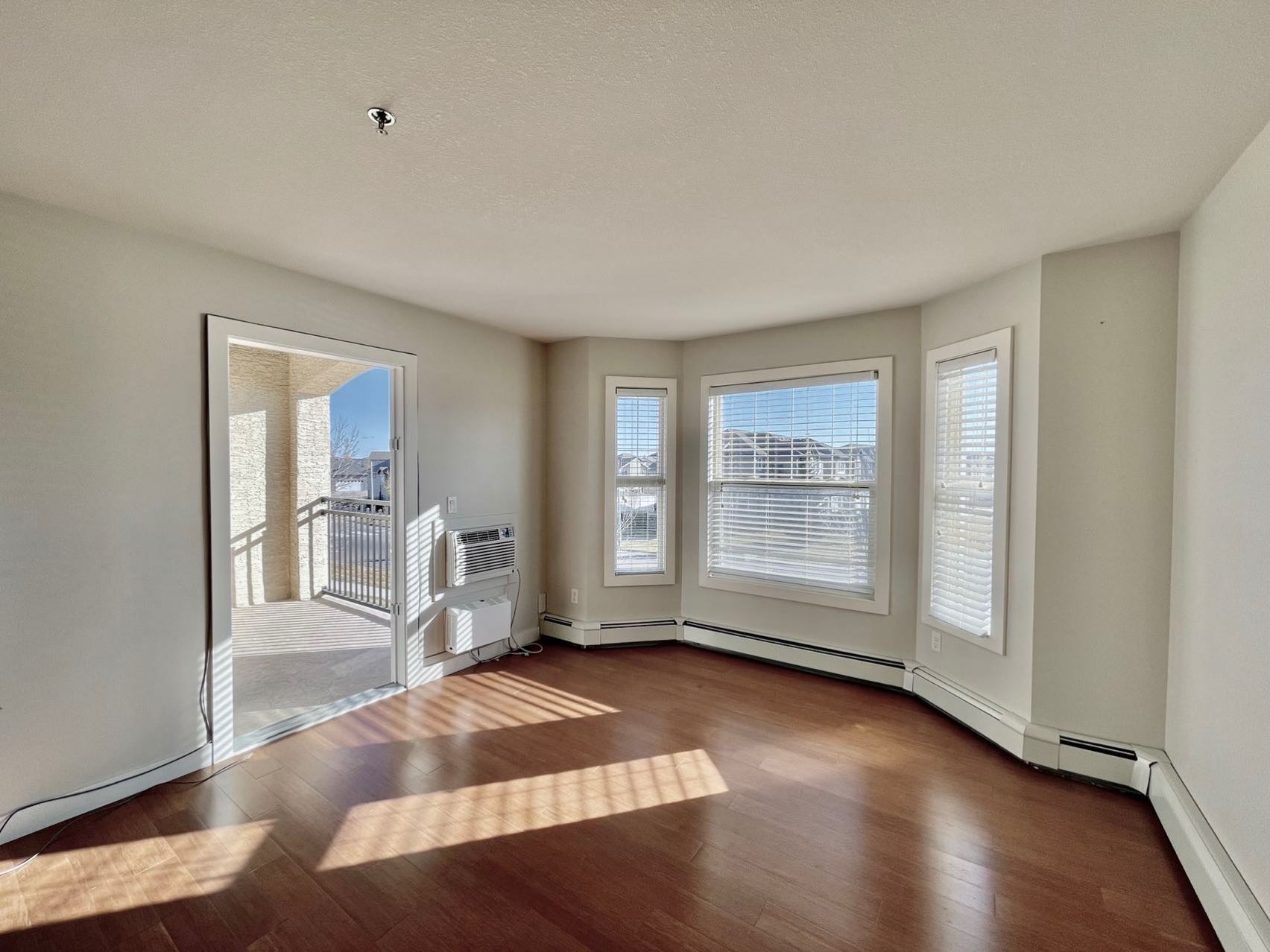 【林与唐地产团队】萨斯卡通Stonebridge社区两室公寓出售 - 4