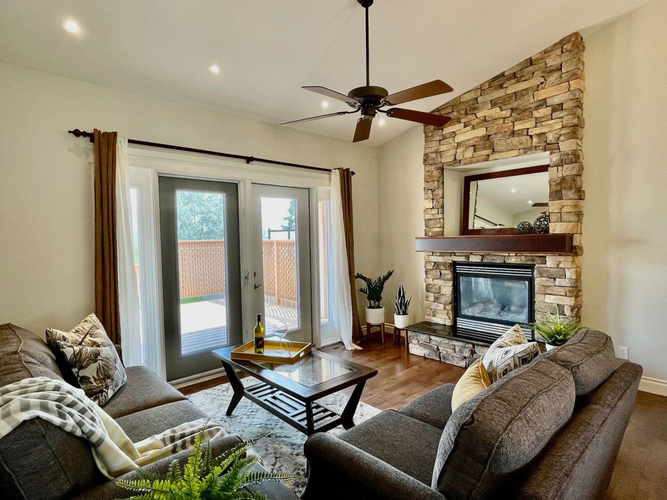 林与唐地产，Willowgrove社区精致平层独栋出售，1200尺，5室3卫双车库，背靠农田，没有邻居，隐私极佳，700米步行至Willowgrove小学！ - 4