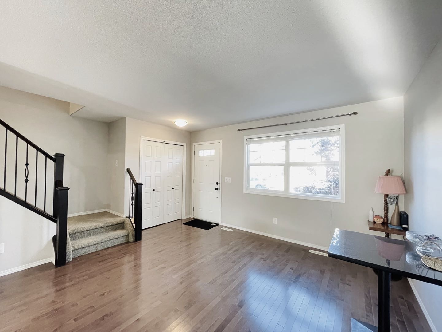 林与唐地产，Stonebridge社区近小学，小区有健身房的边套联排出售，2011年建，1206尺3房2卫，双车位！挂牌价$245,000 - 4