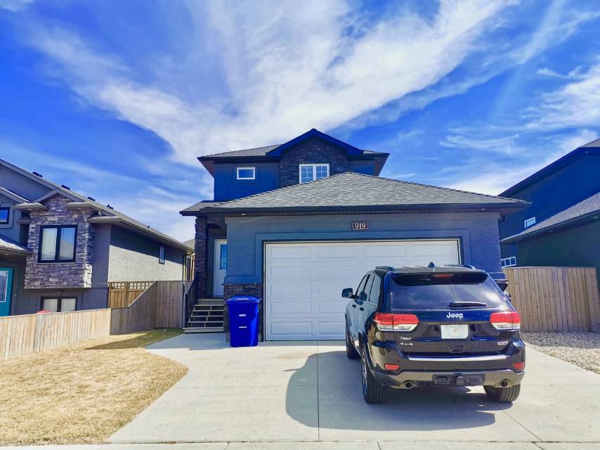 Stonebridge独栋挂牌出售-近小学-地下室已装修-性价比高