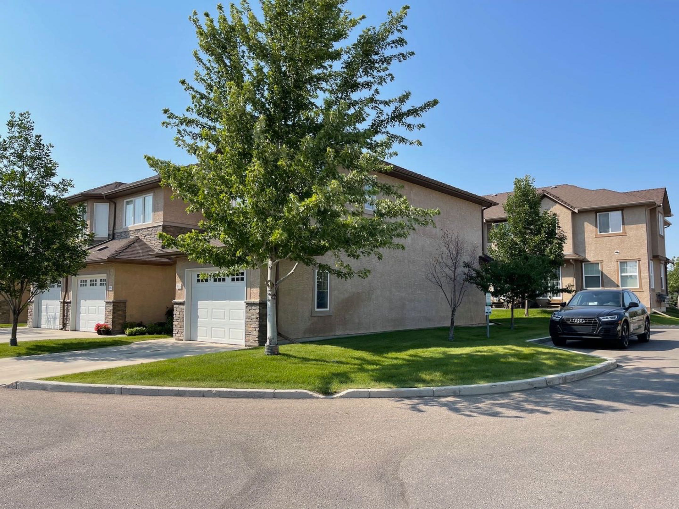 林与唐地产，Stonebridge小学旁、边套联排出售！ - 3