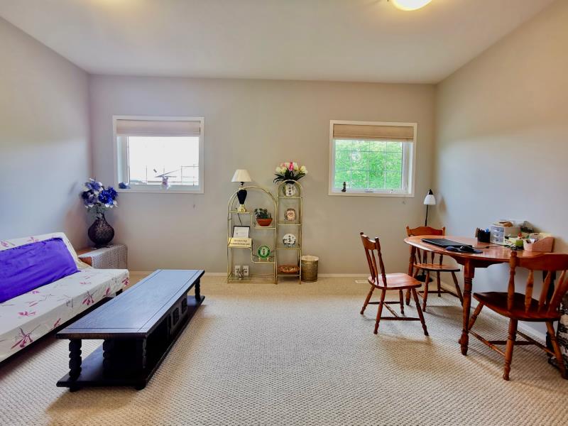 林与唐地产：Arbor Creek社区，3房4卫，连接式双车库，地下室装修了的1365尺联排出售，挂牌价$ - 6