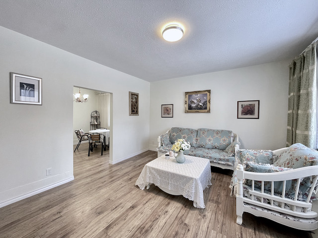 【林与唐地产】近大学投资房，4房3卫单车库，上下可分租，全面翻新升级！ - 3